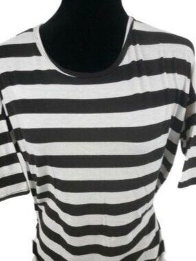 LuLaRoe Simply Comfortable T-Shirt Womens Size XXS Black White Stripe 3/4 Sleeve